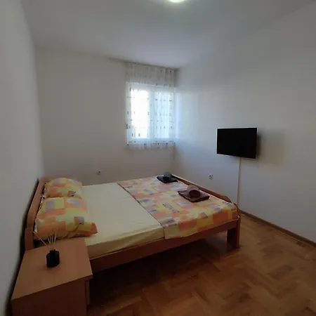 شقة N *